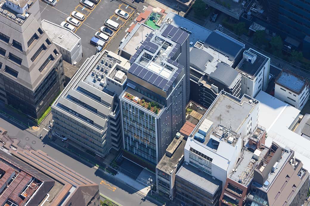 本社ビル（太陽光パネル）